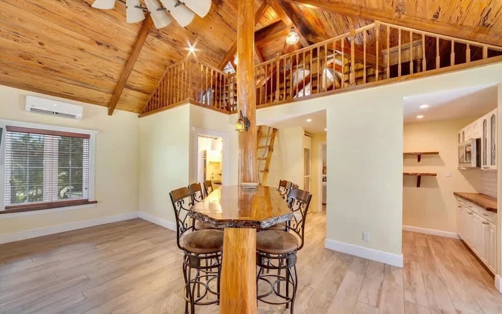 NEW Jungle Paradise Treehouse Suite With Resort Amenities Elevator Access Outdoor Kitchen Lagoon Lazy River Pool RV Hook up