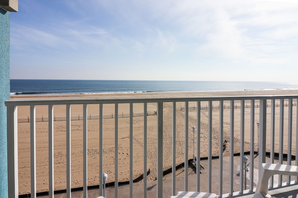 Ocean 1 Hotel and Suites