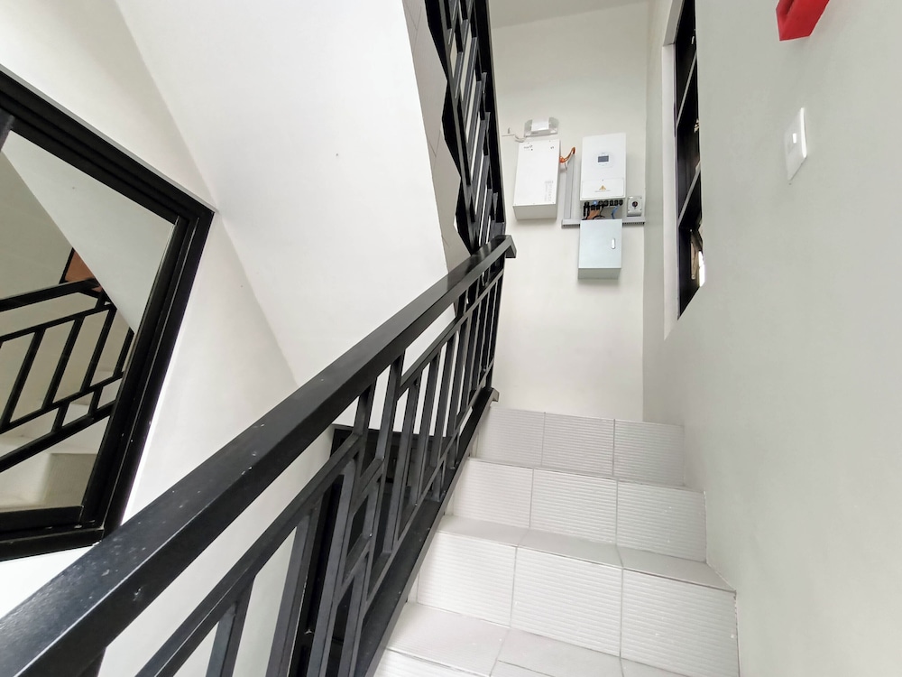 Manzil Anilao B&B Superior Bedroom U3