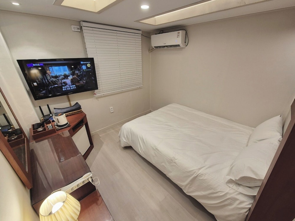 AnOn hostel