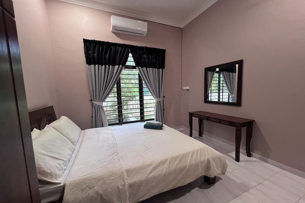 Nurbayu Villa (3 and 4 bedroom Villa) Kemaman