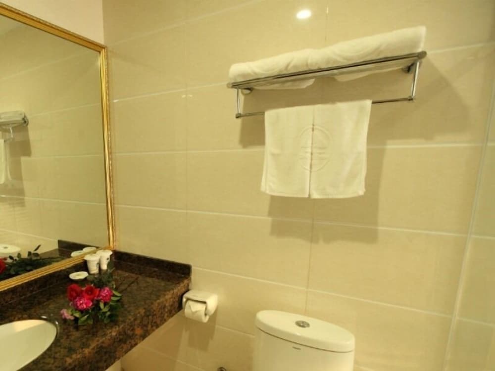 GreenTree Business Inn HuiZhou South Railway Station DanShui RenMin Road Business Hotel
