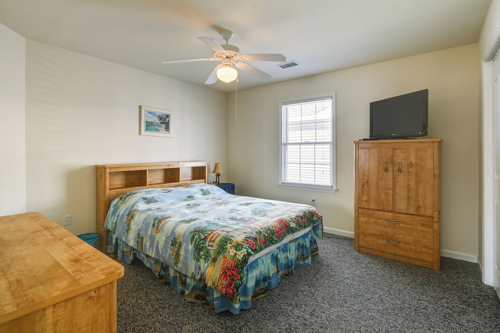 Half-mi to Wildwood Boardwalk: Family-friendly Apt
