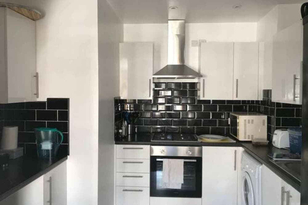 Lovely Victorian Flat for 6 in Stoke Newington
