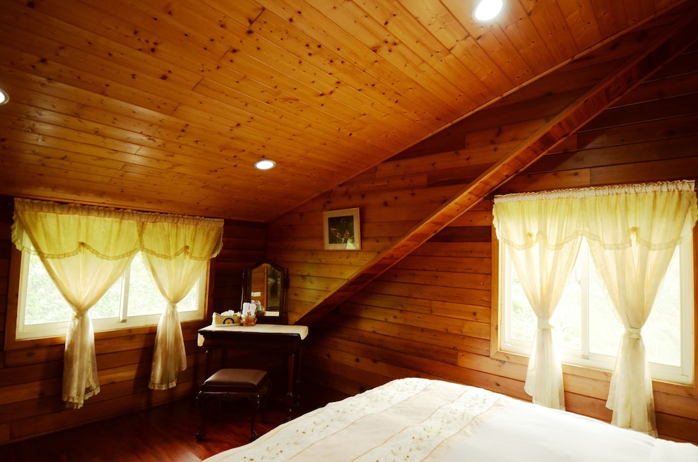 Hsinchu Emei Canadian WoodHouse Homestay
