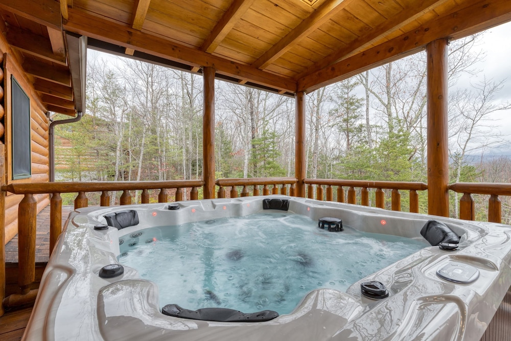 American Dream by Avantstay Deck w Views Theater Game Room Community Pool