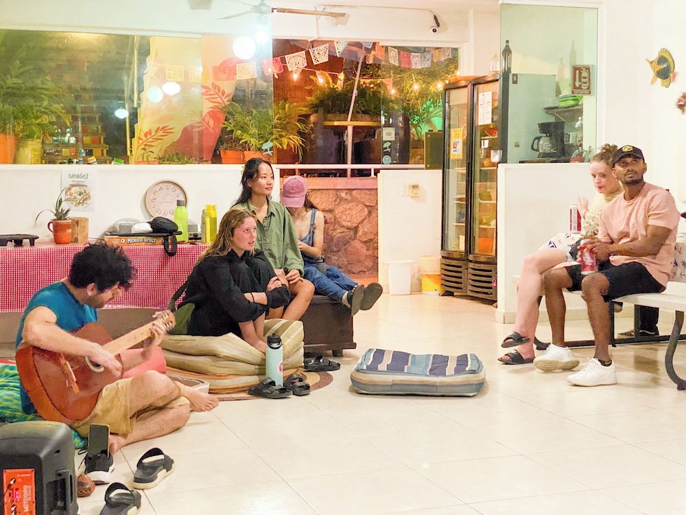 ITH Sayulita Amazing Surf Hostel