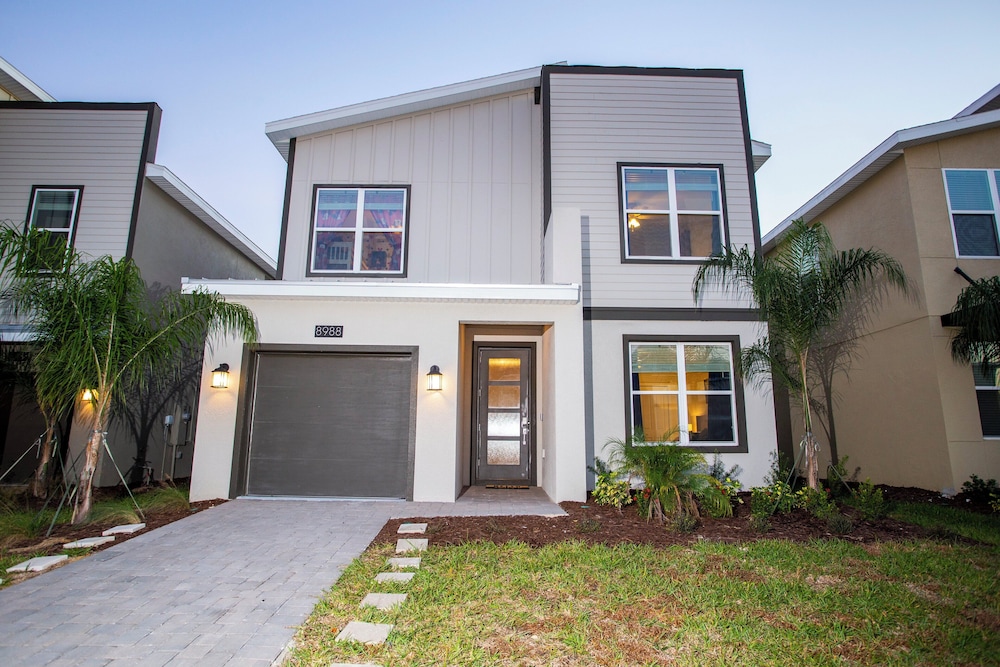 Fabulous 5 Bedrooms Close to Disney at Champions Gate Resort 8988 - Image 1