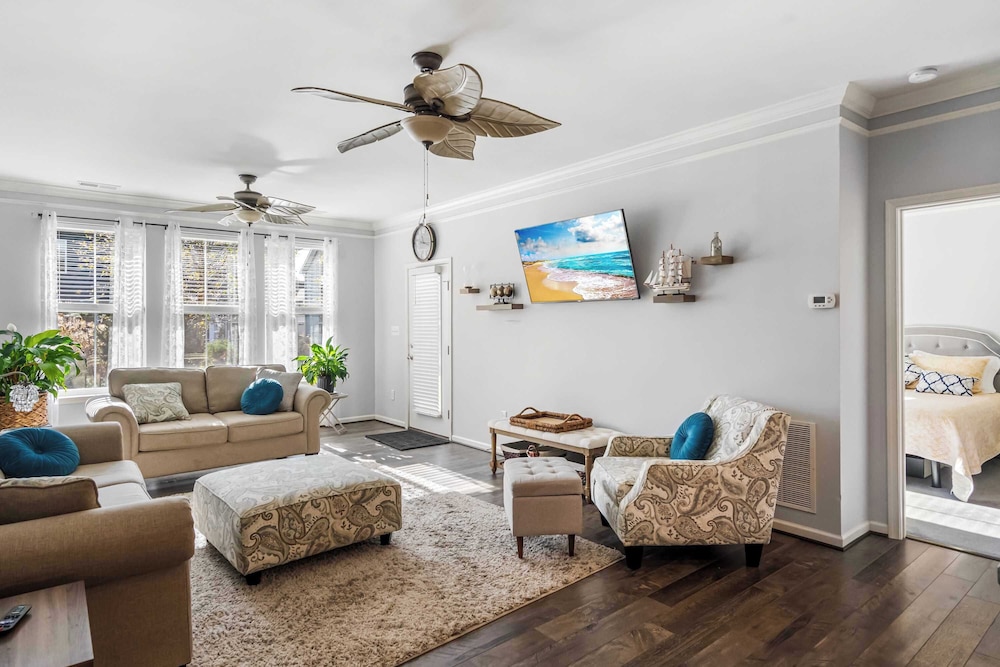 Old Canal Getaway - Stay for 6