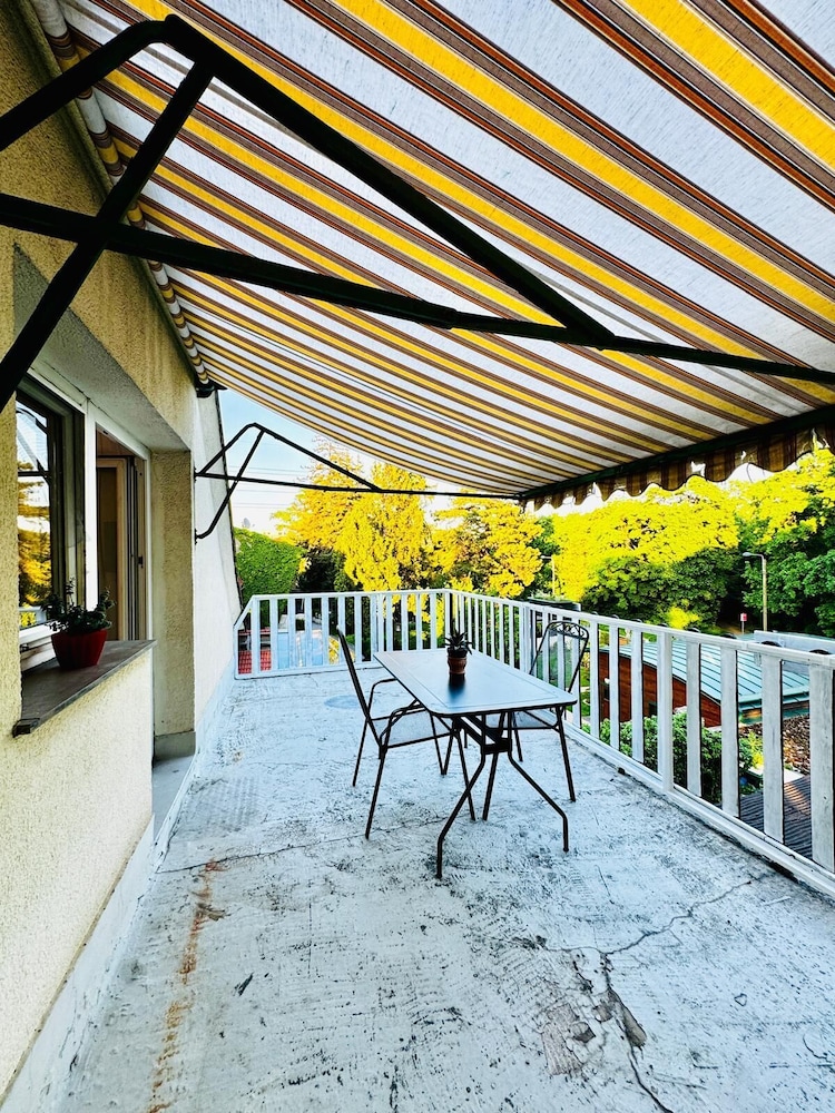 Cozy Garden Villa near Danube For 16P