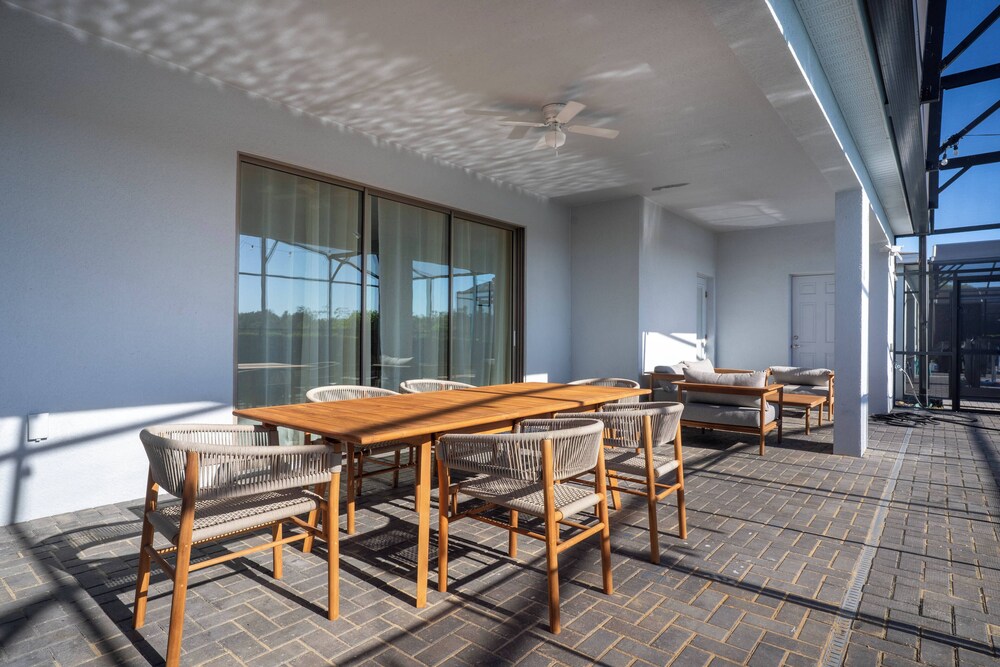 Luxury Home With Pool Game Room Cinema
