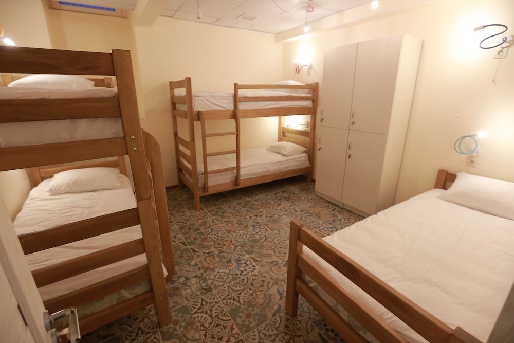 Midtown Hostel