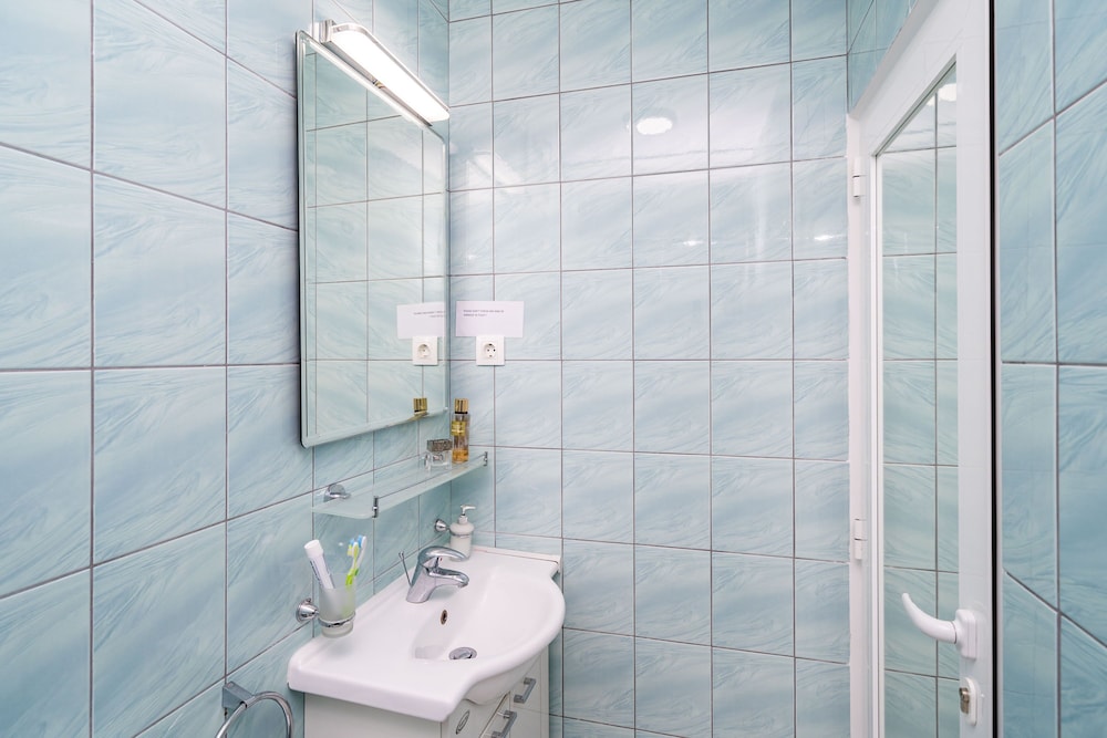 Jele Rooms