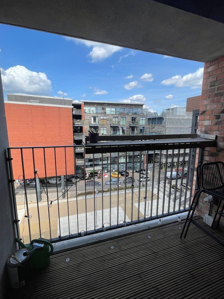 Beautiful & Bright 2BD Flat - Hackney Wick