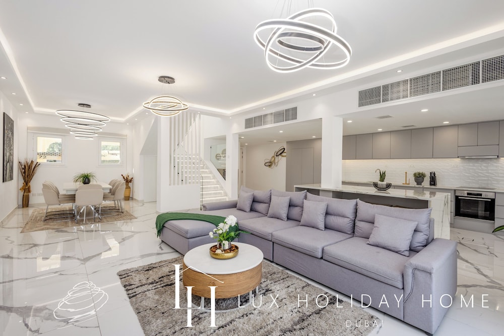 LUX The Serene Springs Villa 2