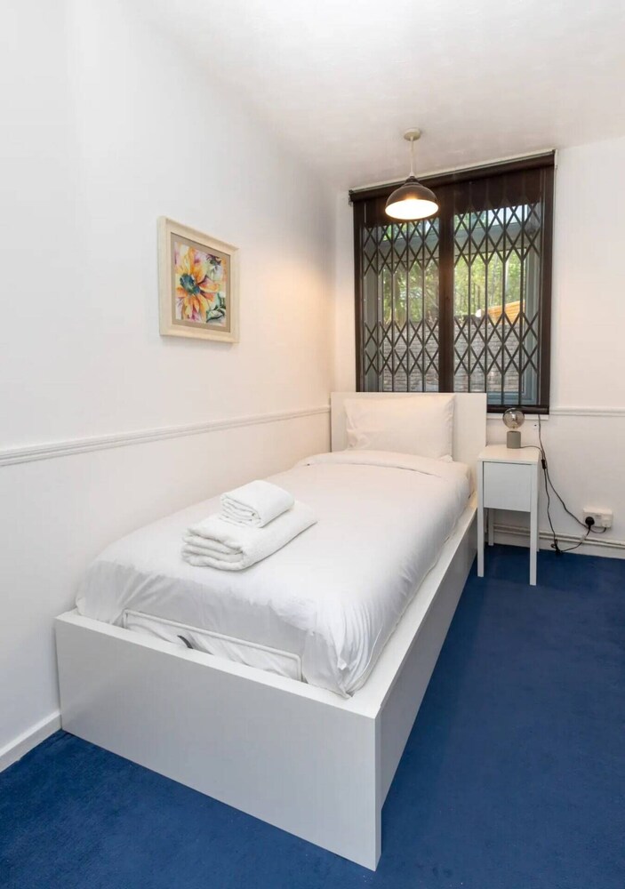 Spacious & Welcoming 4BD House - Kennington