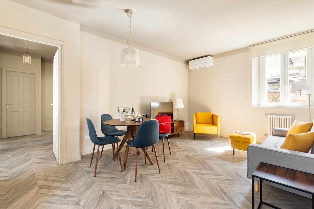 Vatican Lovely and New 2 BR Apartment photo 3
