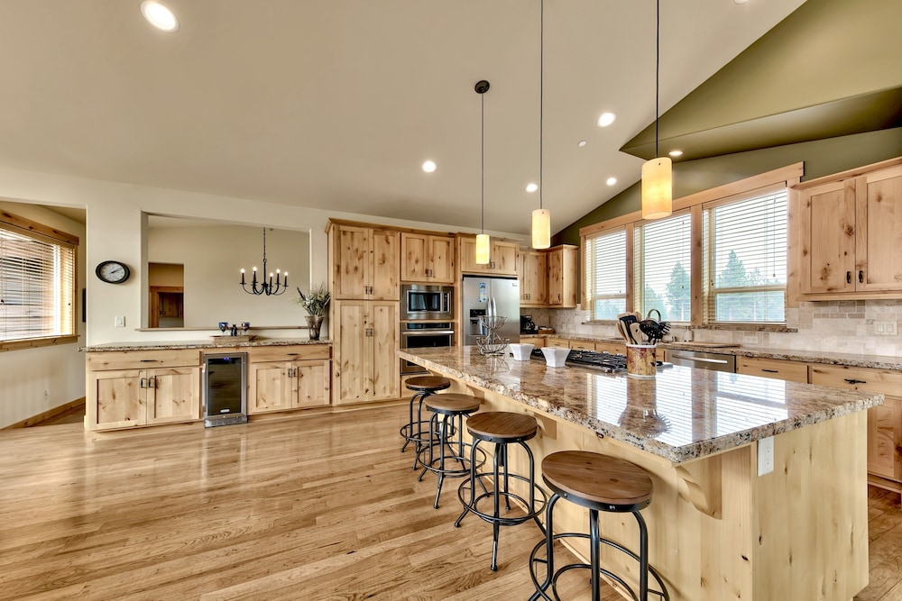 1376md Angora View 4 Bedroom Home