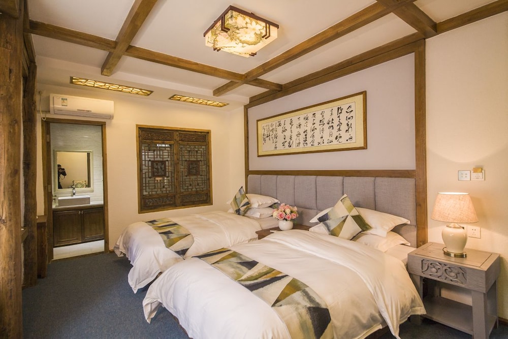 Hua Zhu Fansu Yunju Homestay