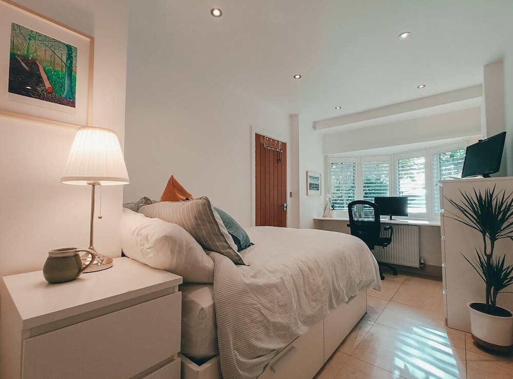 The Sandy Studio Flat in Petersham