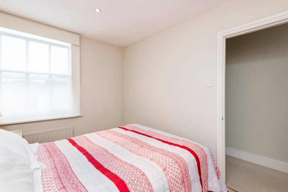 Delightful 2-bed Home Fulham