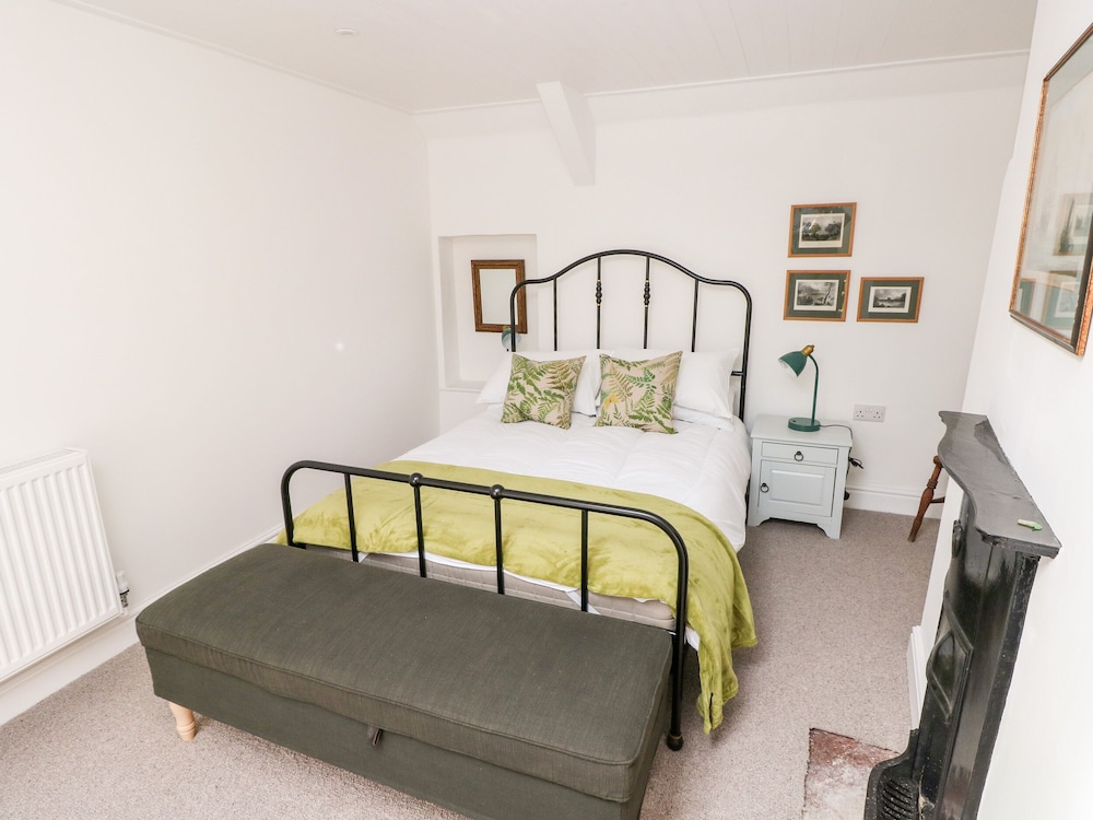 10 Westgate Hill