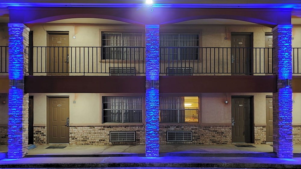 Econo Lodge Inn & Suites Sealy