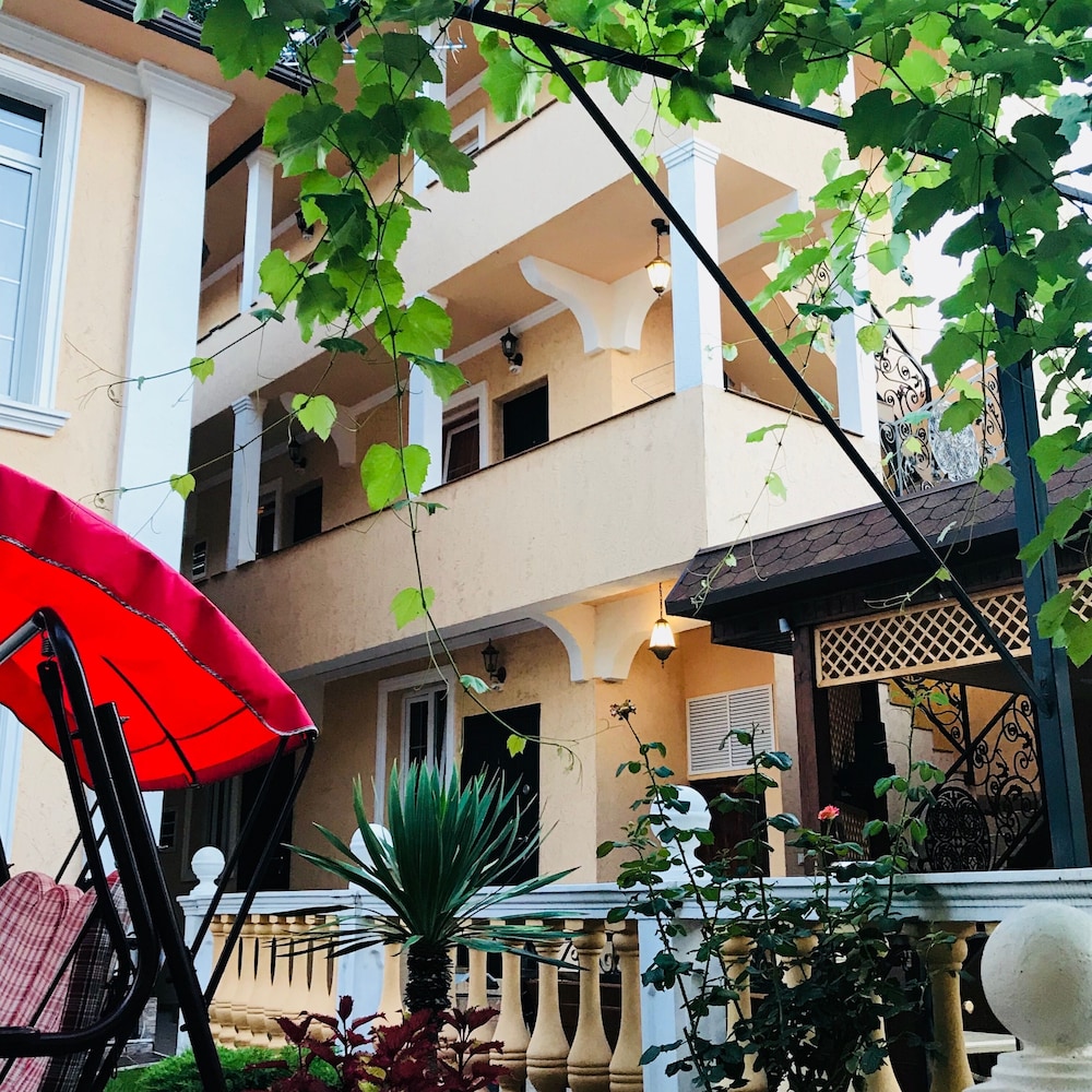 Tamriko Guest House