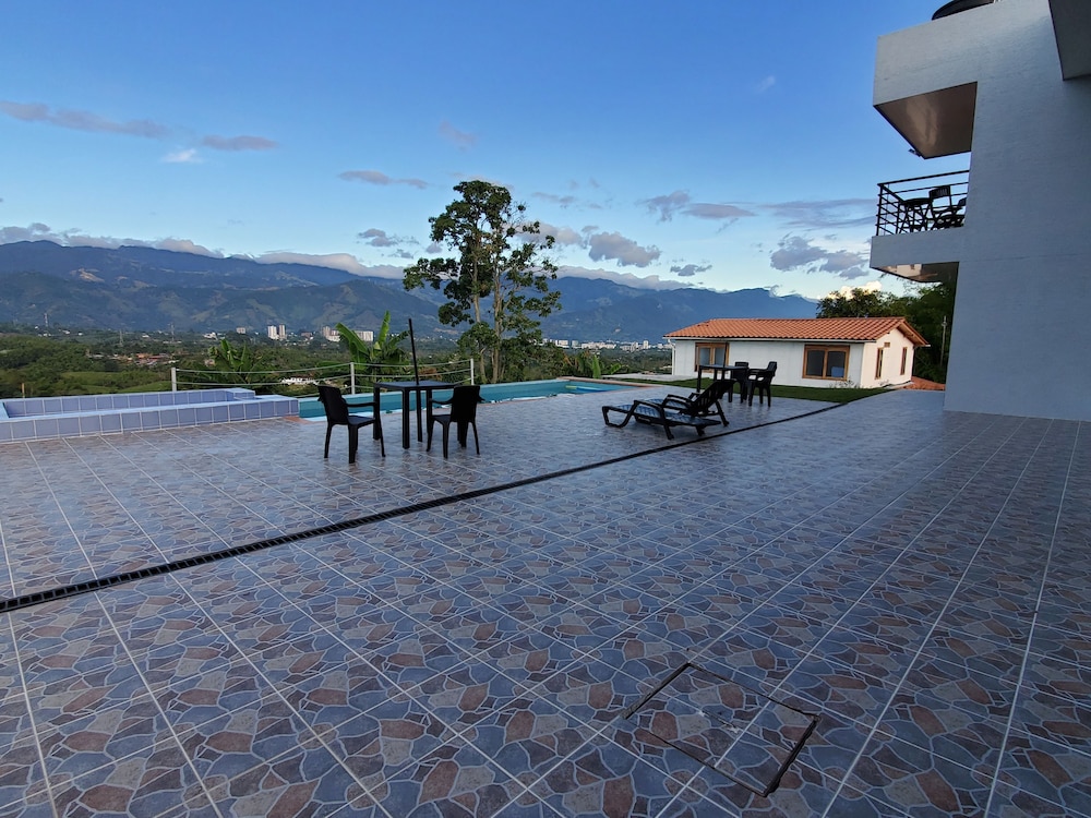 Villa Alejos