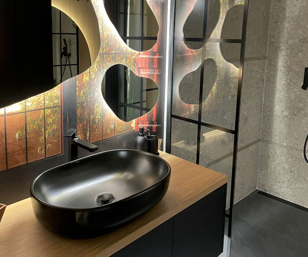 A Comfortable Apartment in the Heart of the City