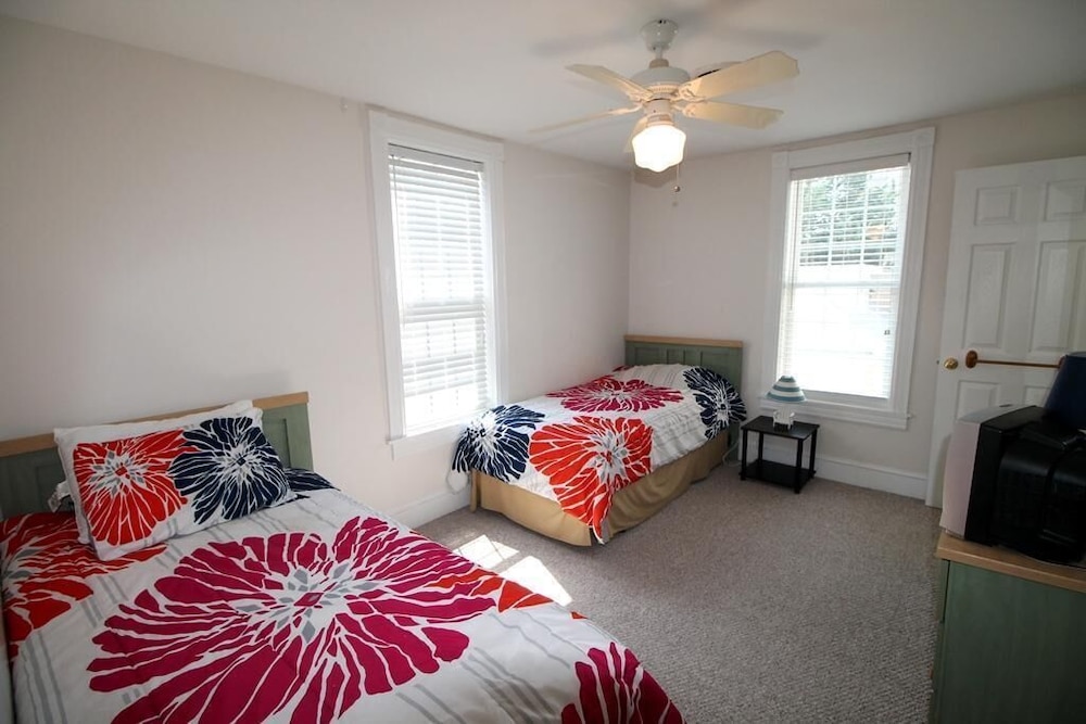 Delaware Avenue 16A