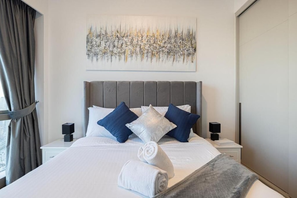 Roomszy Grande Residences Downtown Dubai