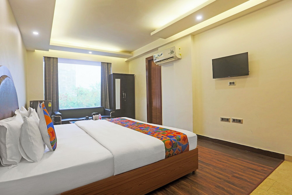 Fabhotel Star Inn