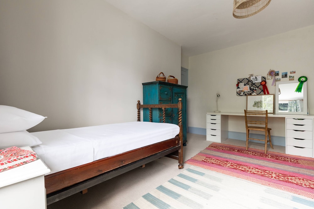 Rochester Road II by Onefinestay
