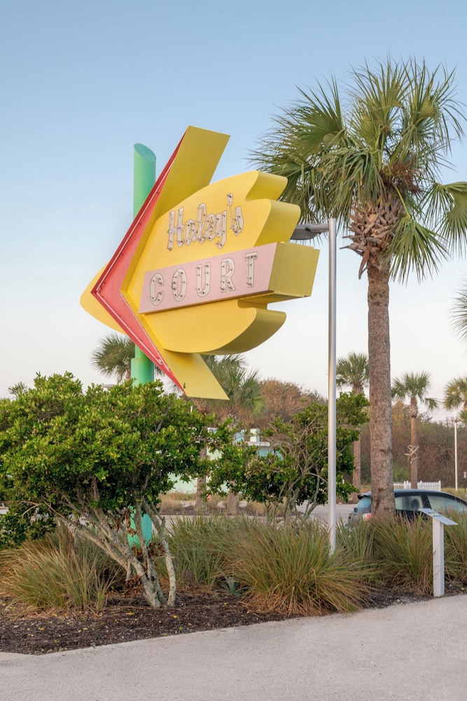 Haleys Court Boutique Motel