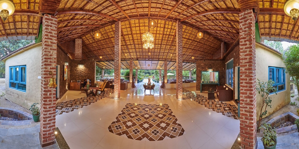 Aacorn Hideaway Resort & Spa
