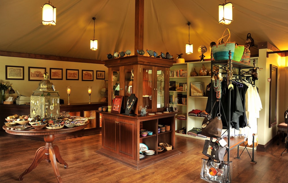 Creekside Chalet 6 BedroomHoliday home By Moving Mountains