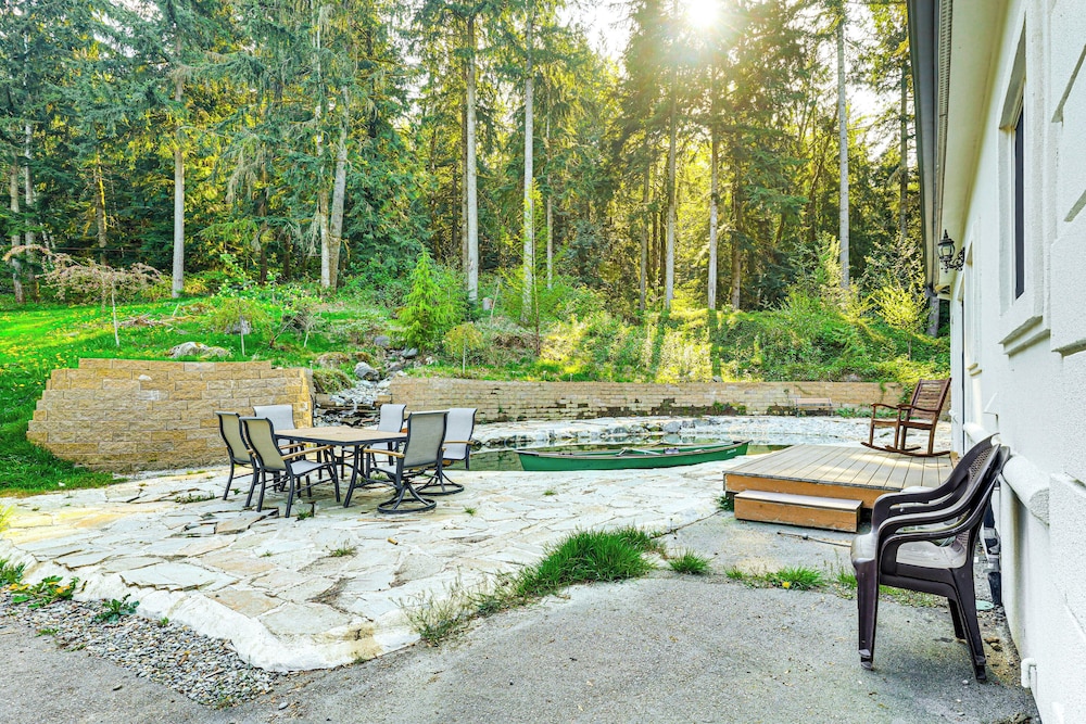 Hike & Explore: Guest Suite w/ Deck in Issaquah