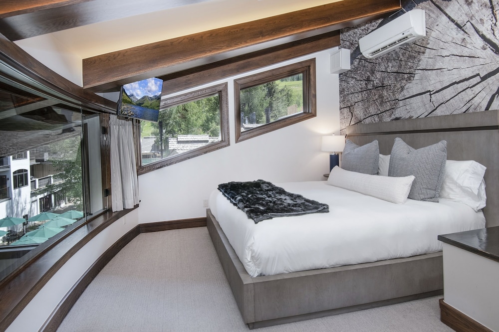 Wall St. #308 3 Bedroom Condo by RedAwning
