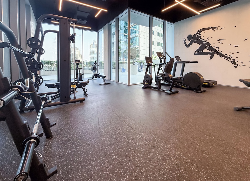 Experience 2BR Luxury Living  LIV Marina