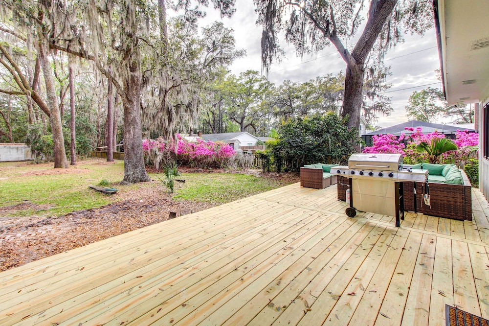 Riverfront Richmond Hill Home w/ Private Pool view 2