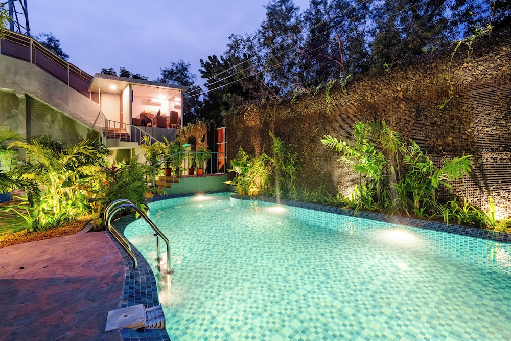 Nomads Resort - Destination Stays