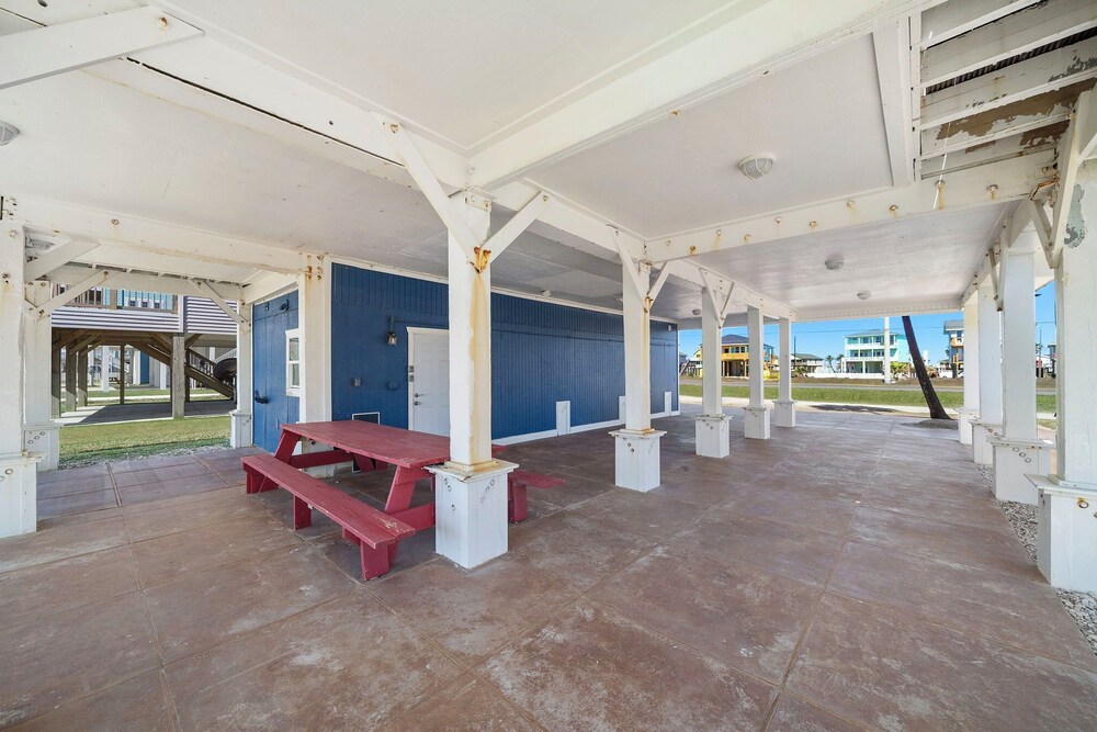 Captain's Manor by Ryson Vacation Rentals