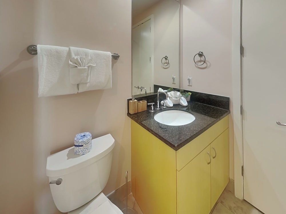 Western Waves by Ryson Vacation Rentals