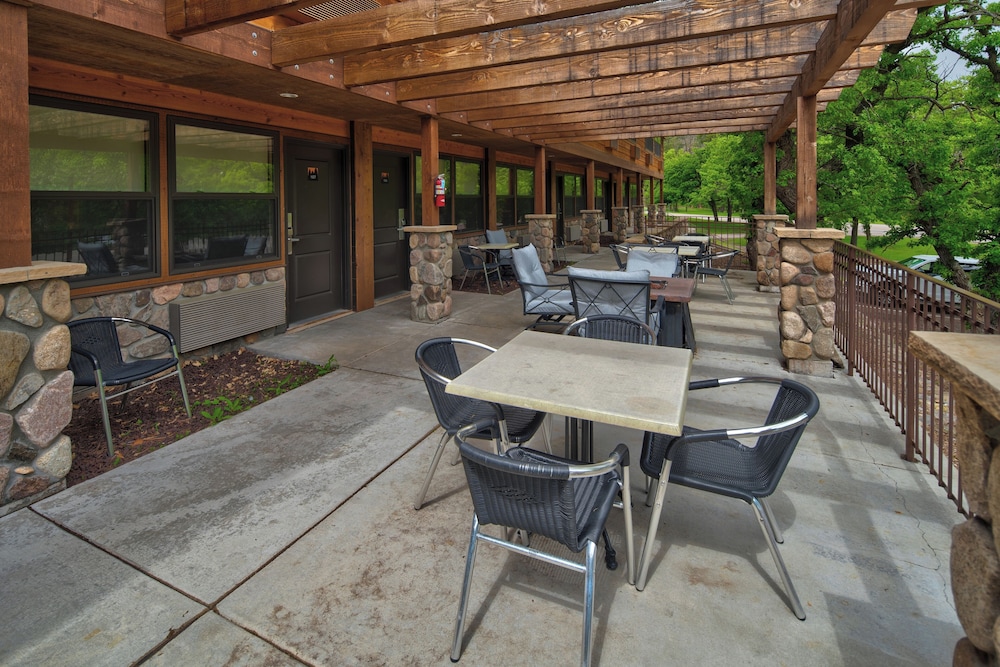 State Game Lodge at Custer State Park Resort