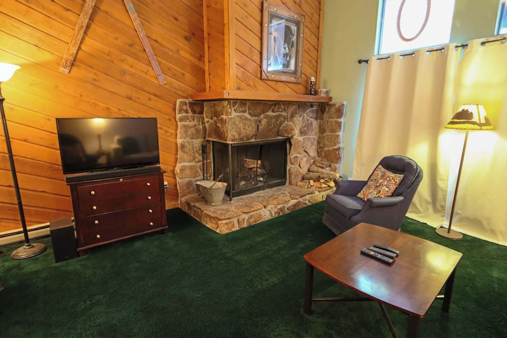 Family Fun Condo Stay for 6!