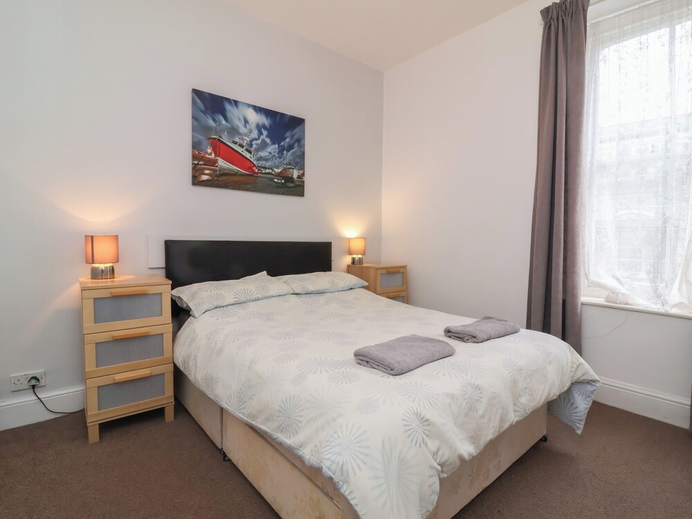 6 Searock Apartments