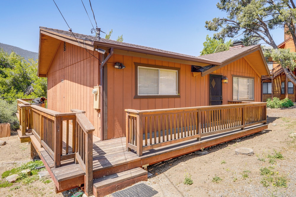 Mountain-view Haven w/ Deck in Pine Mountain Club