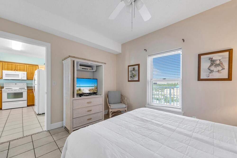 Twin Palms 702