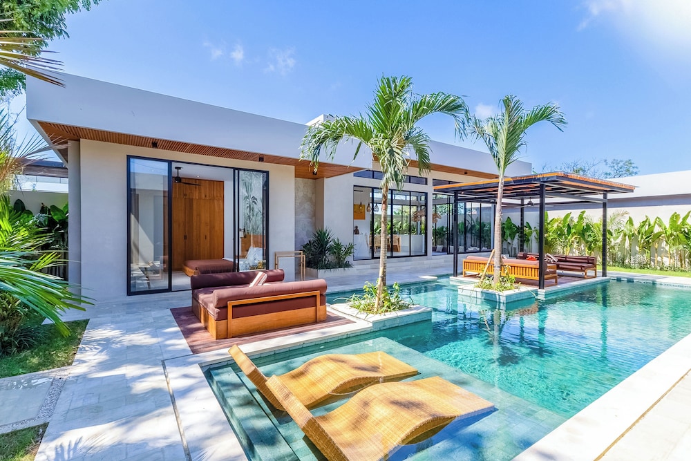 Villa Linaria by Pertama Management
